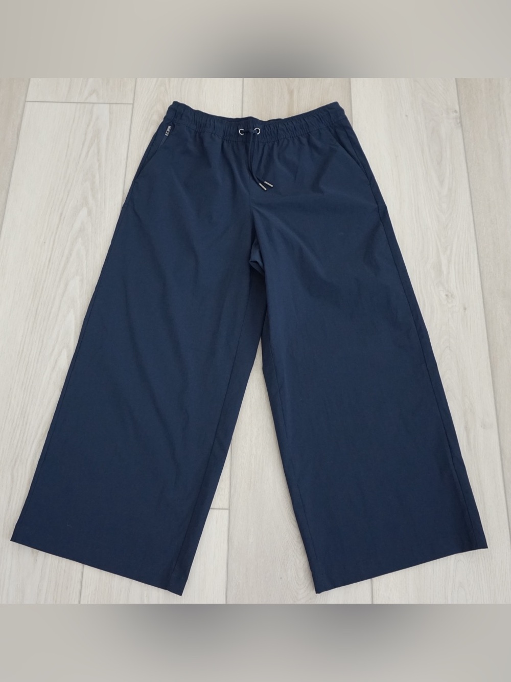 Athleta Midday Crop Pants - Size S - Navy - NWT